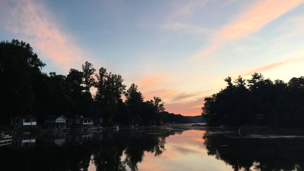 Holmes House | Lake Bliss the Perfect Getaway