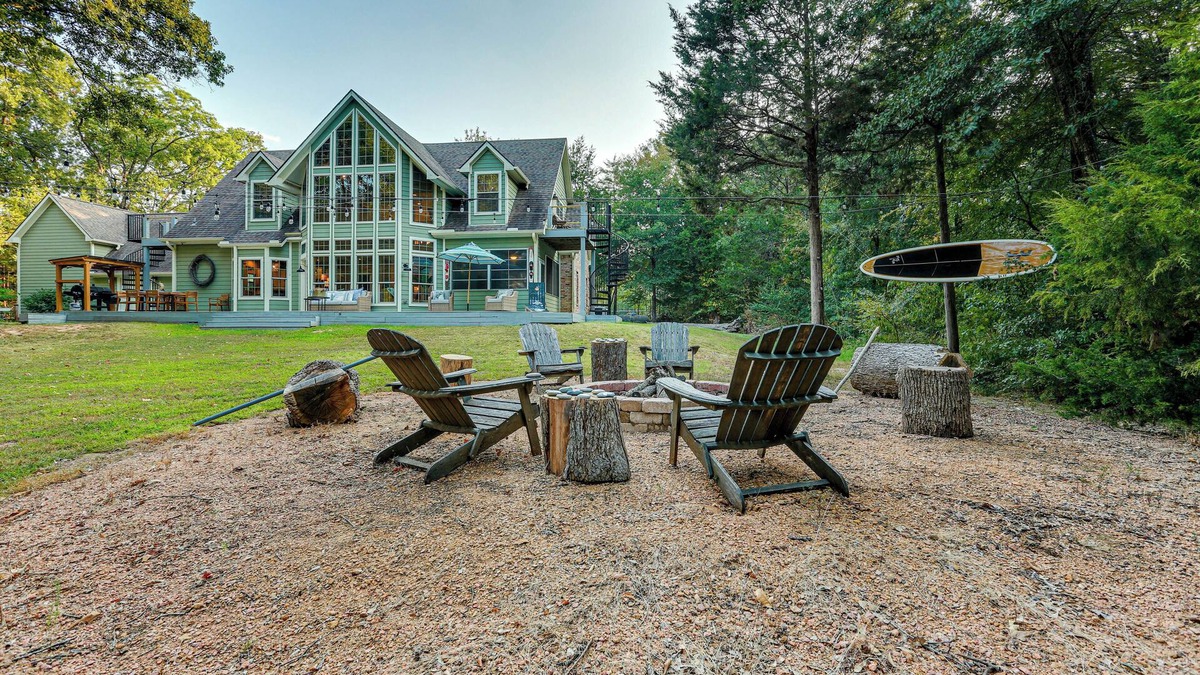 Gober House | Lake Bonham Home: Epic Family Getaway!