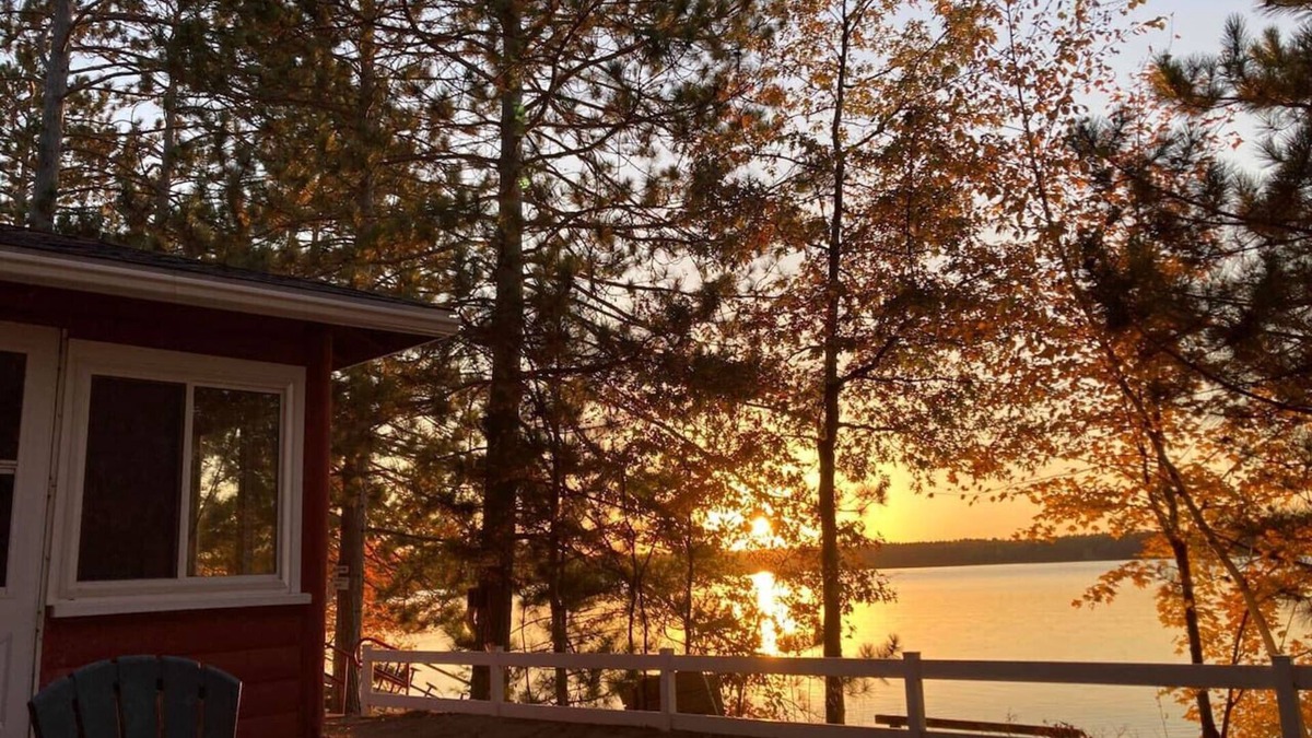St Germain Cabin | Lake Breeze Loons Landing Resort Cabin 4