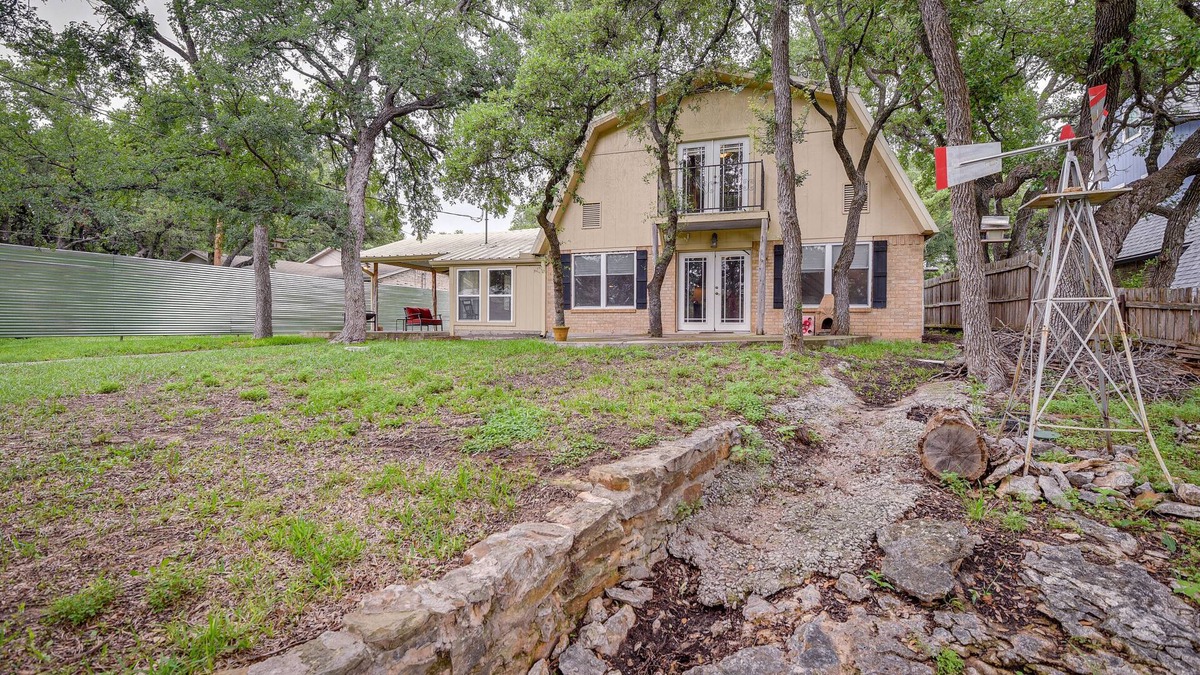 Brownwood House | Lake Brownwood Home w/Private Boat Dock!