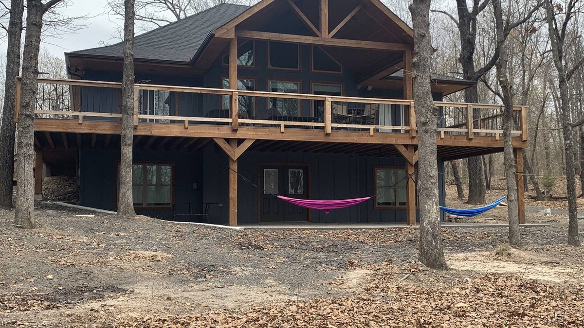 Checotah House | Lake cabin in the woods