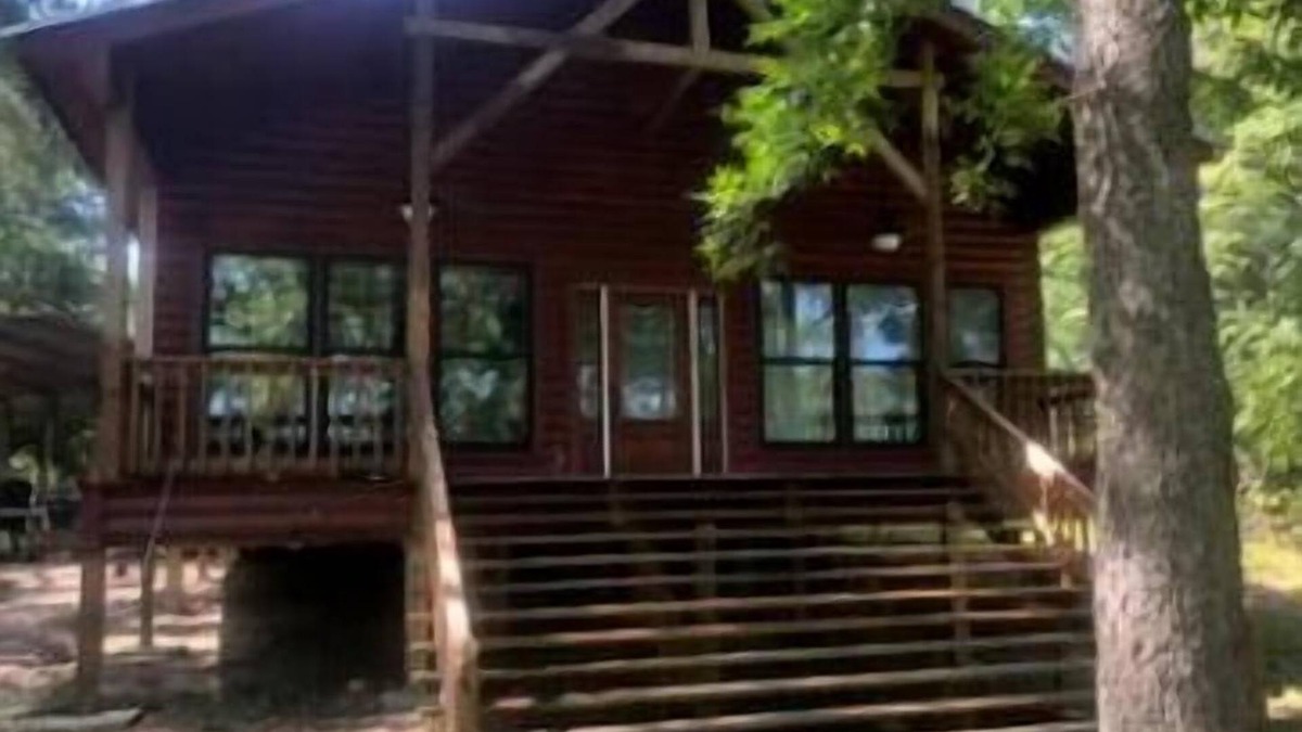 Kelly House | LAKE CABIN on Lake Lafourche in North Central Louisiana.