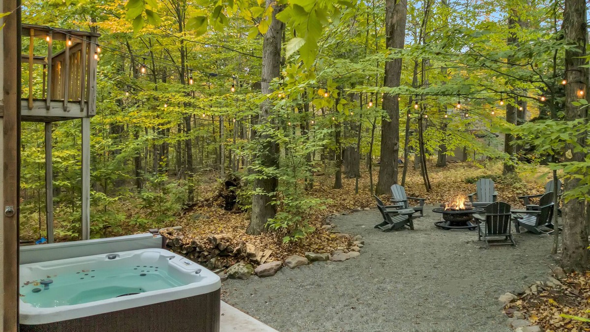 Thornhurst Ski Chalet | Lake Chalet w/Hot Tub, Pool Table & Fire Pit