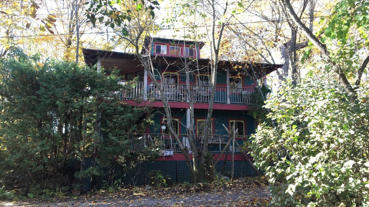 Moriah Center Cottage | Lake Champlain Charming Cottage