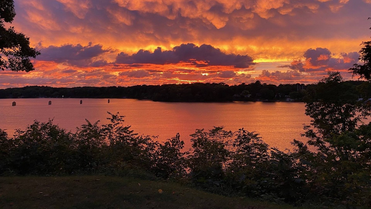 Berrien Springs House | Lake Chapin Sunset View Home