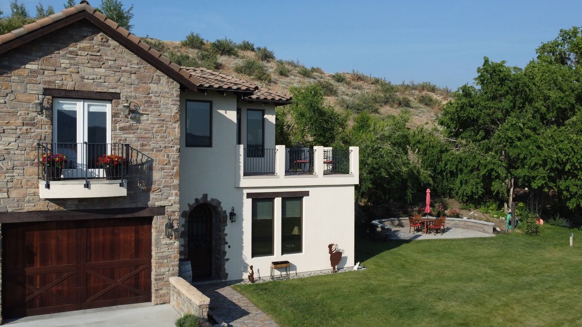 Manson House | Lake Chelan Serene Villa