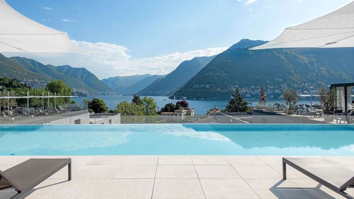 Como House | Lake Como Escape: Luxurious Spa and Rooftop Pool, Close to Brunate Funicular!
