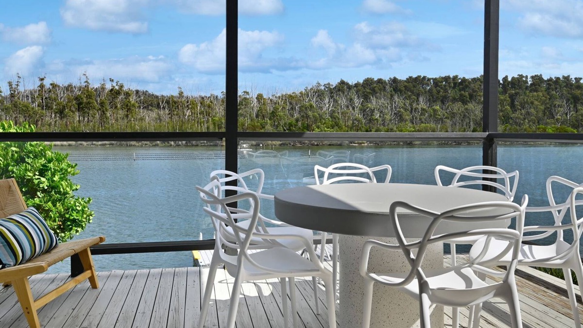 Lake Conjola Cabin | Lake Conjola, Deepwater Resort Cabin 21