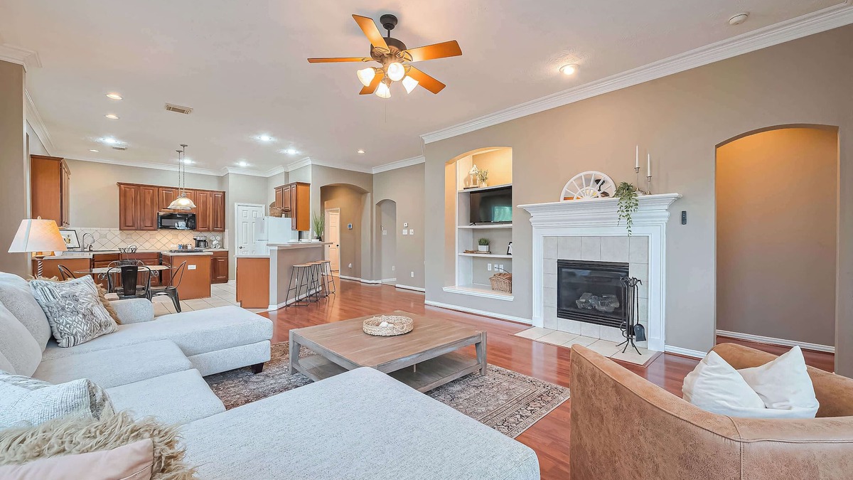 Conroe House | Lake Conroe Exec Home – Peaceful & Family-Ready