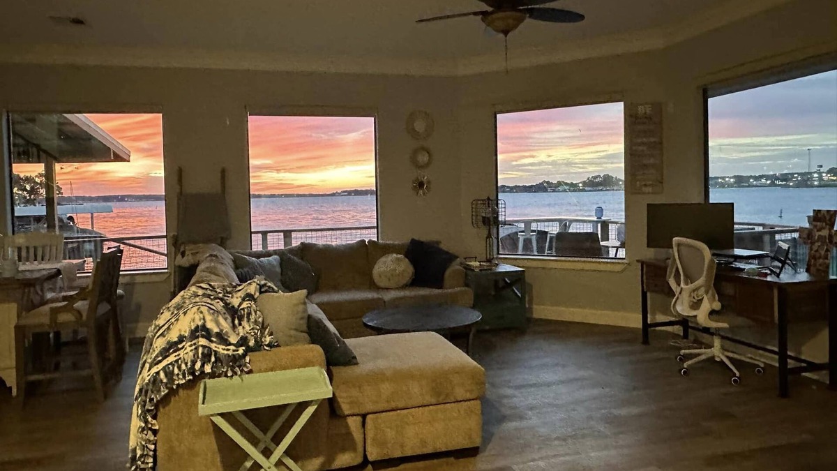 Montgomery Resort | Lake Conroe, Lake House Fun in Paradise.