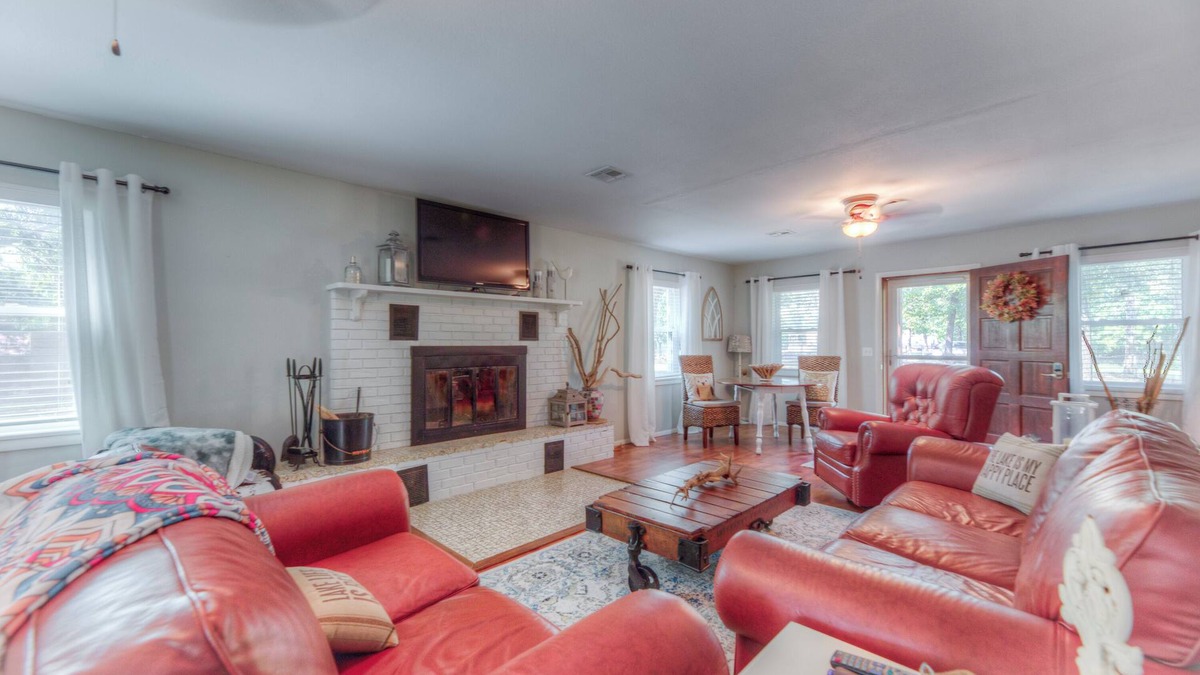 Cookson Cottage | Lake Cottage Near Chicken Creek Ramp – Pet Friendly + Boat Parking