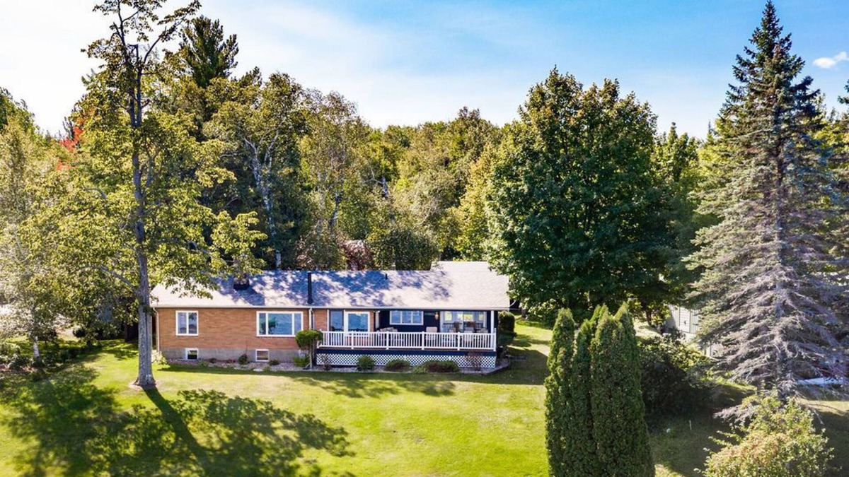 Duluth House | Lake Cottage on recreational lake 15 minutes from Duluth 30 minutes from N Shore