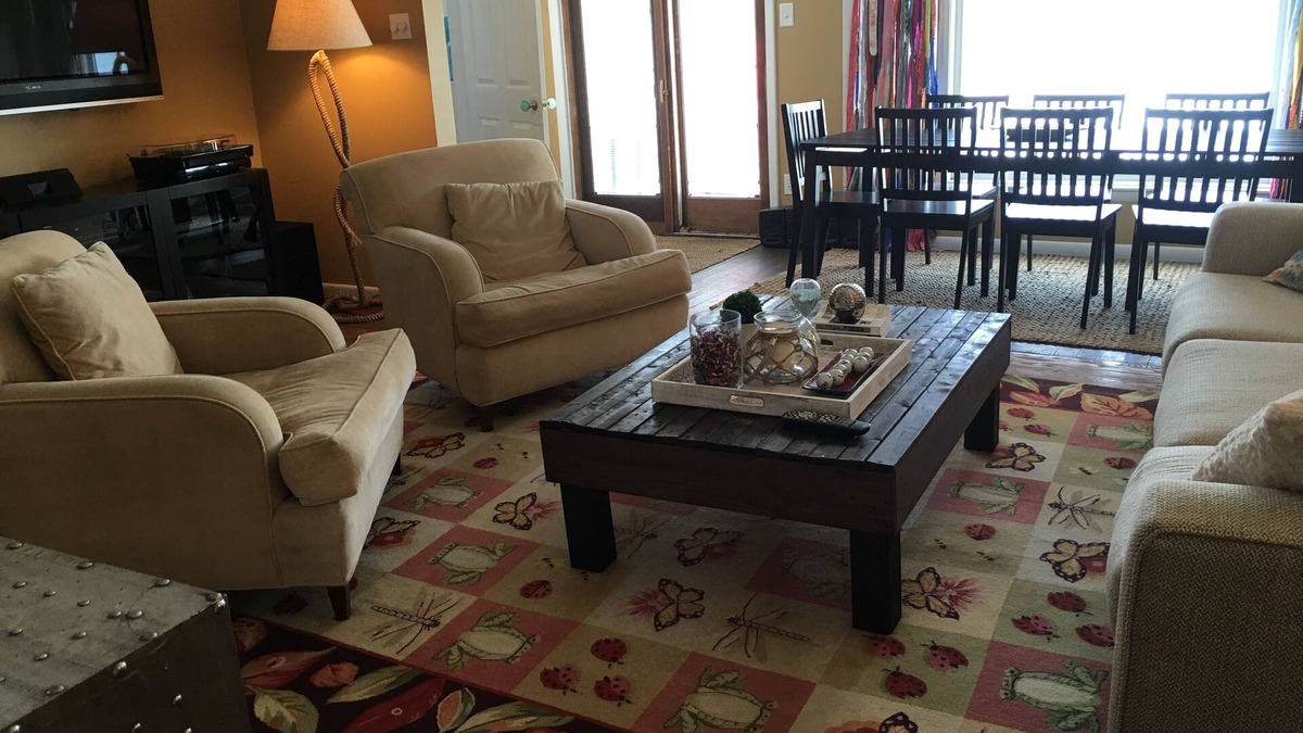 Edwardsburg Cottage | LAKE COTTAGE WITH PONTOON BOAT, 2 KAYAKS, PADDLEBOARDS INCLUDED