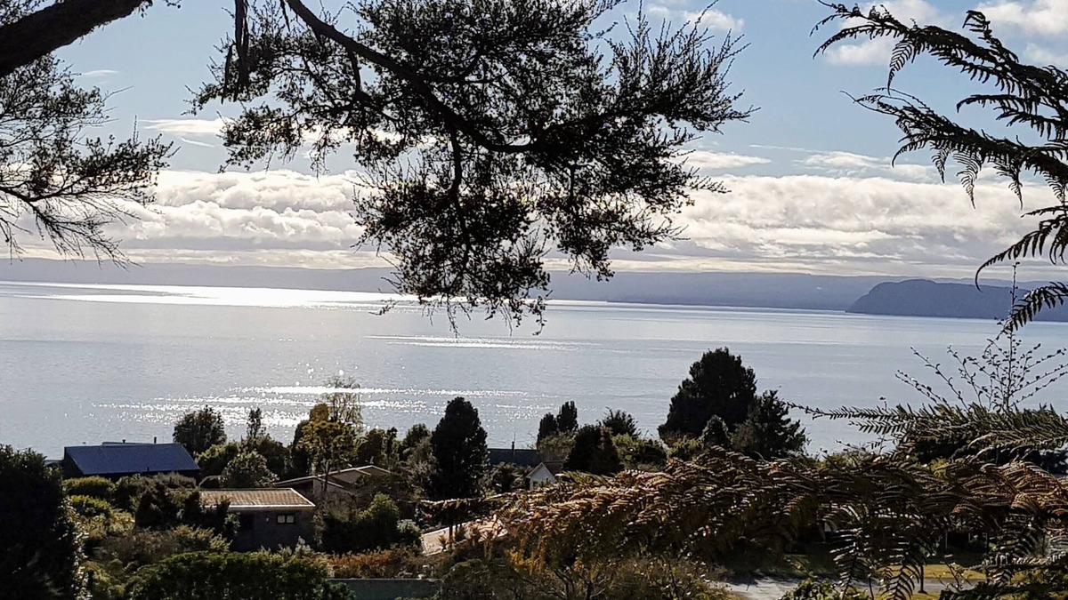 Pukawa House | Lake Cottage, Your Relaxing Lake Escape