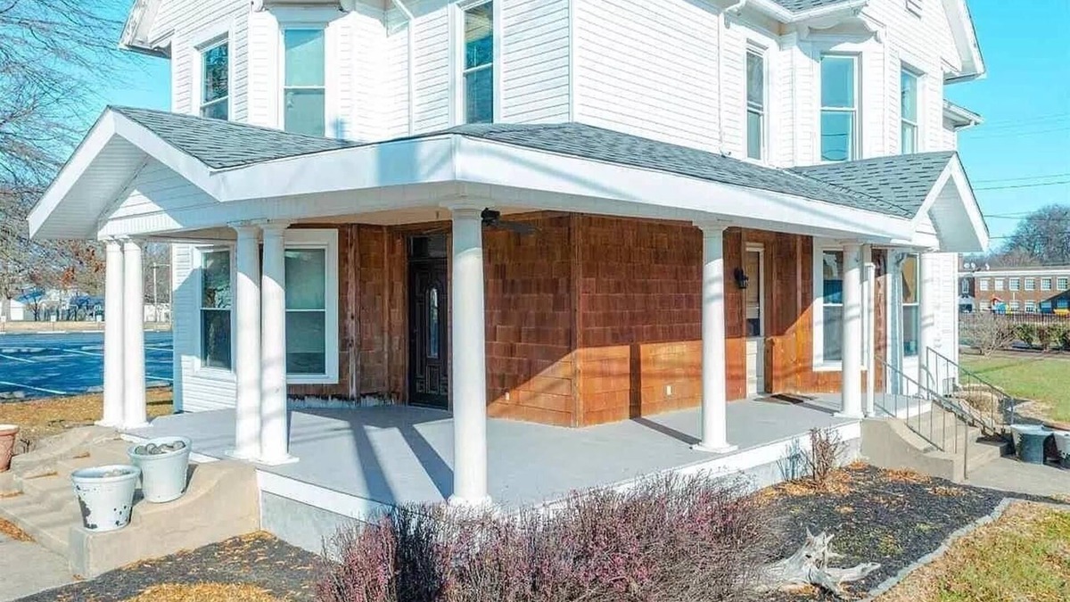 Princeton House | Lake Country House on City Square