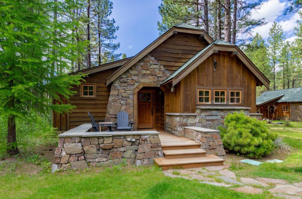 Camp Sherman Resort | Lake Creek Lodge