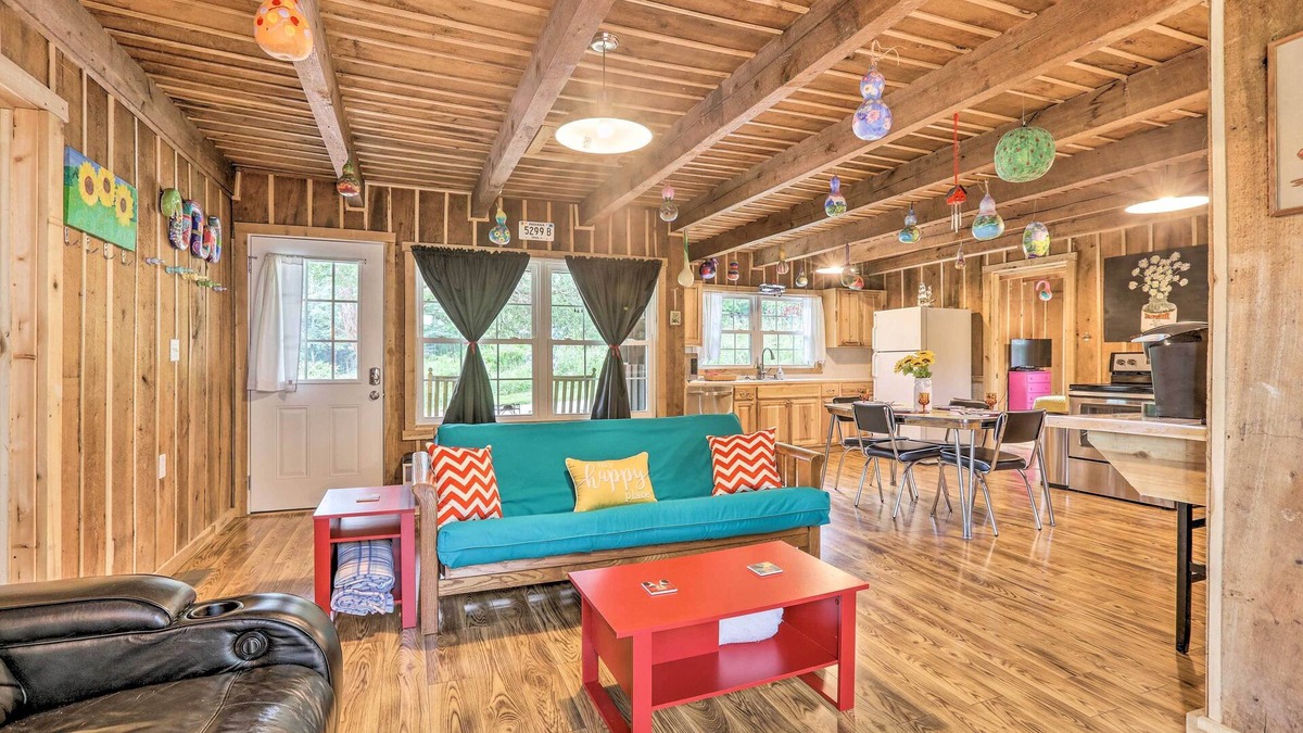 Albany Cabin | Lake Cumberland Area Cabin - 4 Mi. to Lake!