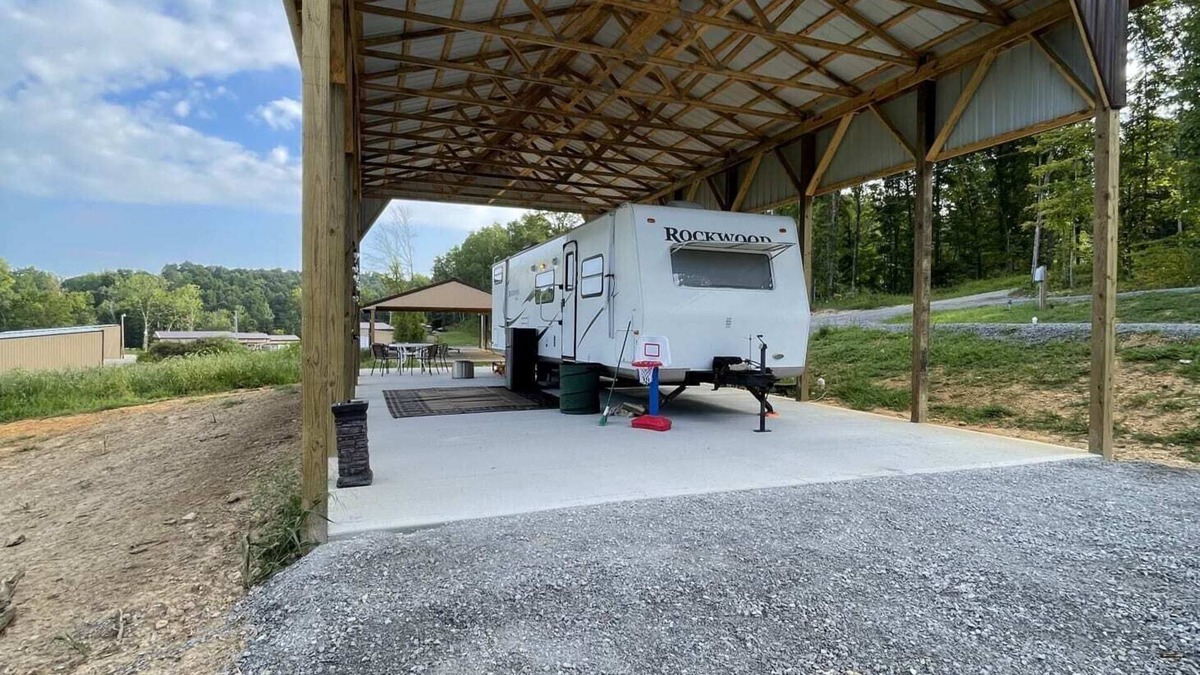 Nancy RV Rental | Lake Cumberland Camper Rental