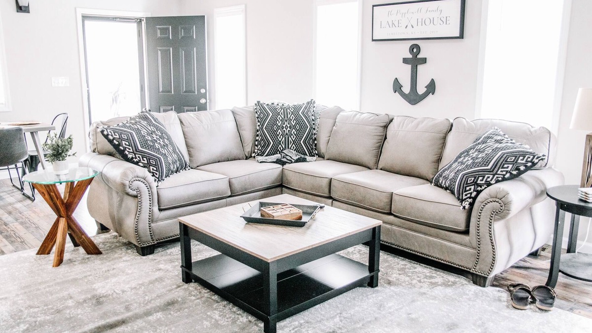 Jamestown House | Lake Cumberland Hideaway #2-1 Mile above Jtown Marina! Boat Parking & Fire Pit!