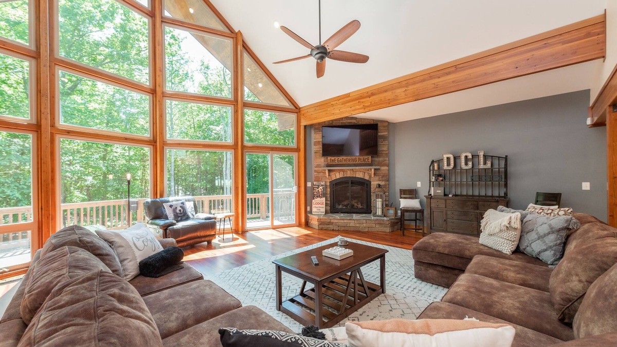 Mountainside House | Lake Days & Game Nights w/Hot Tub & Dock Slip