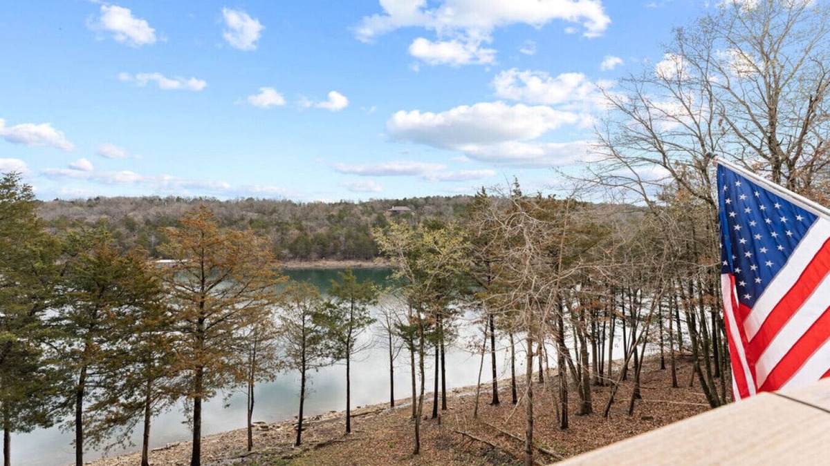 Kimberling City Condo | *Lake Dream*Full Remodel 2BR/2BA Lake Front&View!
