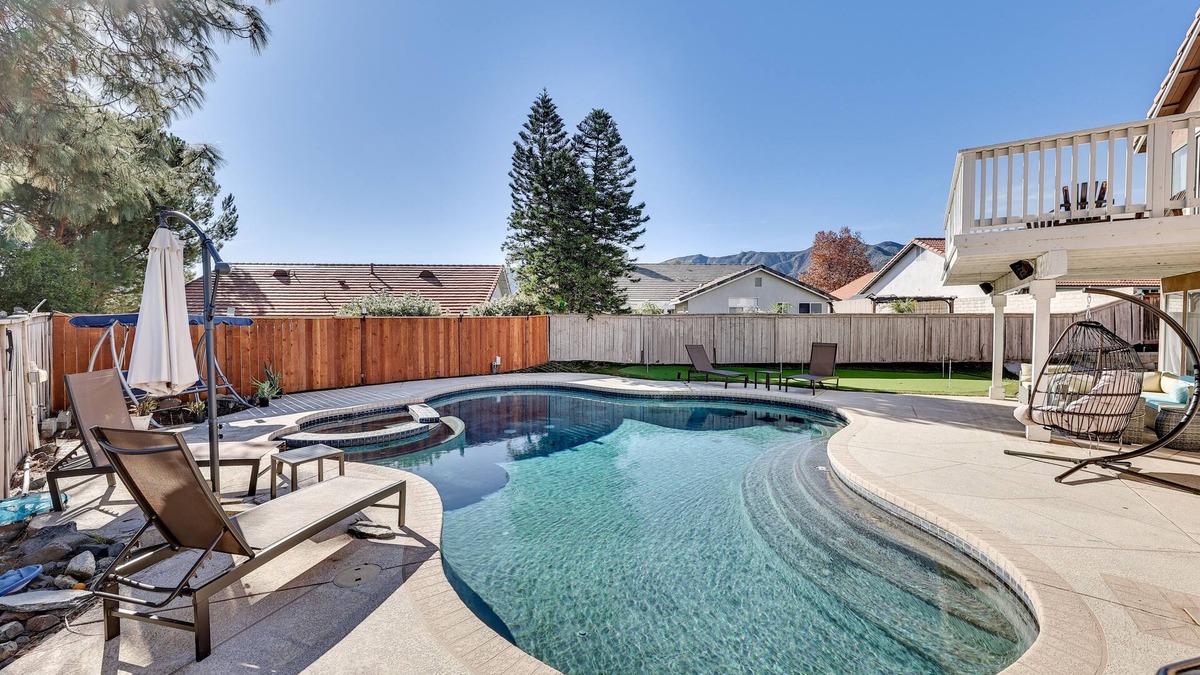 Lake Elsinore House | Lake Elsinore Home w/Pool - 44 Mi to Disneyland!