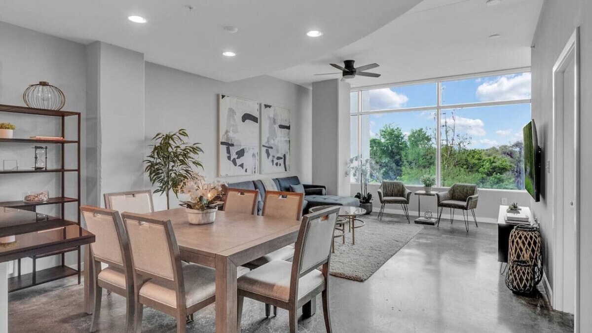 South Eola Condo | Lake Eola Thornton Prk Modern 2Bed 2Bath & Parking