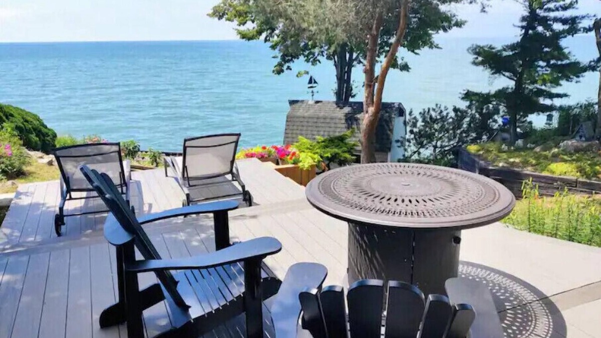 Town of Essex Cottage | Lake Erie & EPIC Wineries