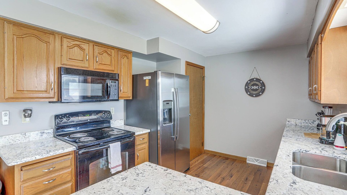 Amherst House | Lake Erie Family Getaway in Amherst: Pets Welcome!