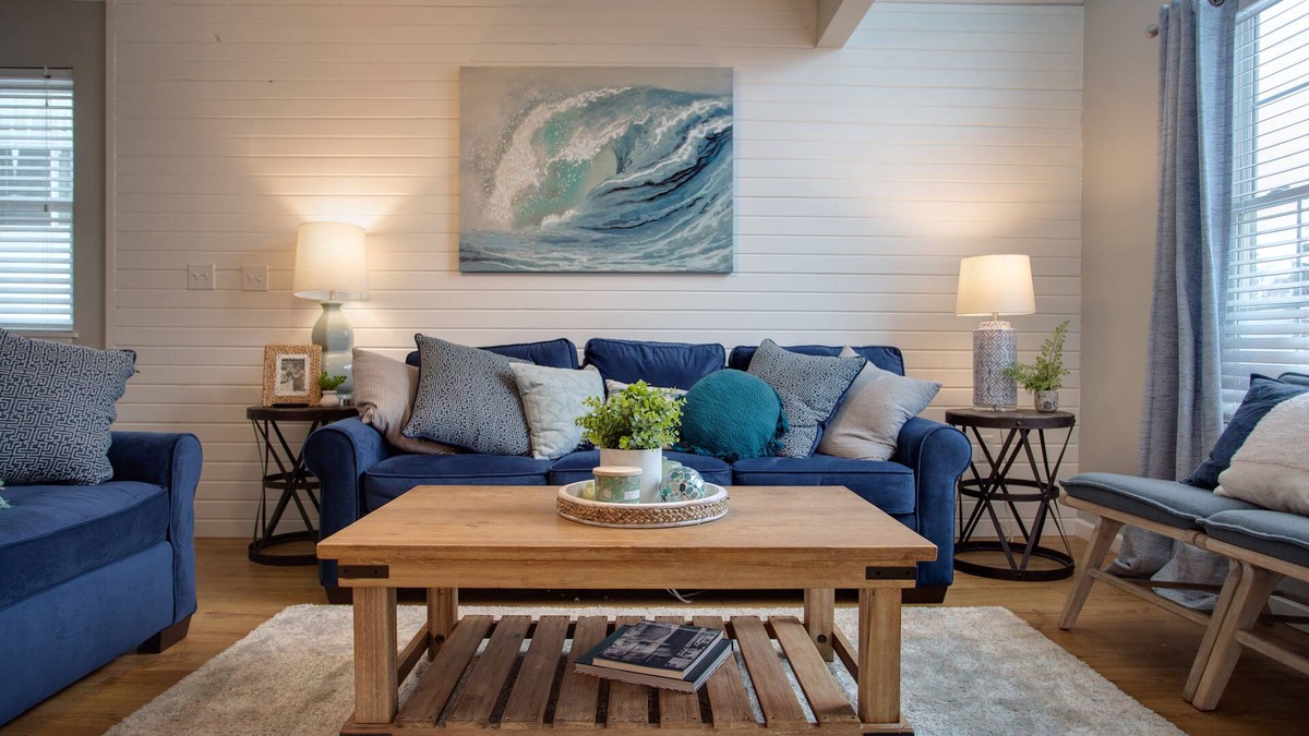 Huron House | Lake Erie Getaway Near The Beach & Cedar Point