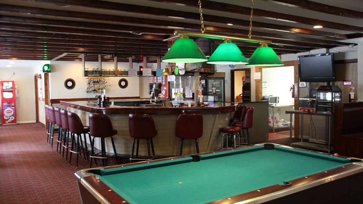 Curtice Hotel | Lake Erie Lodge
