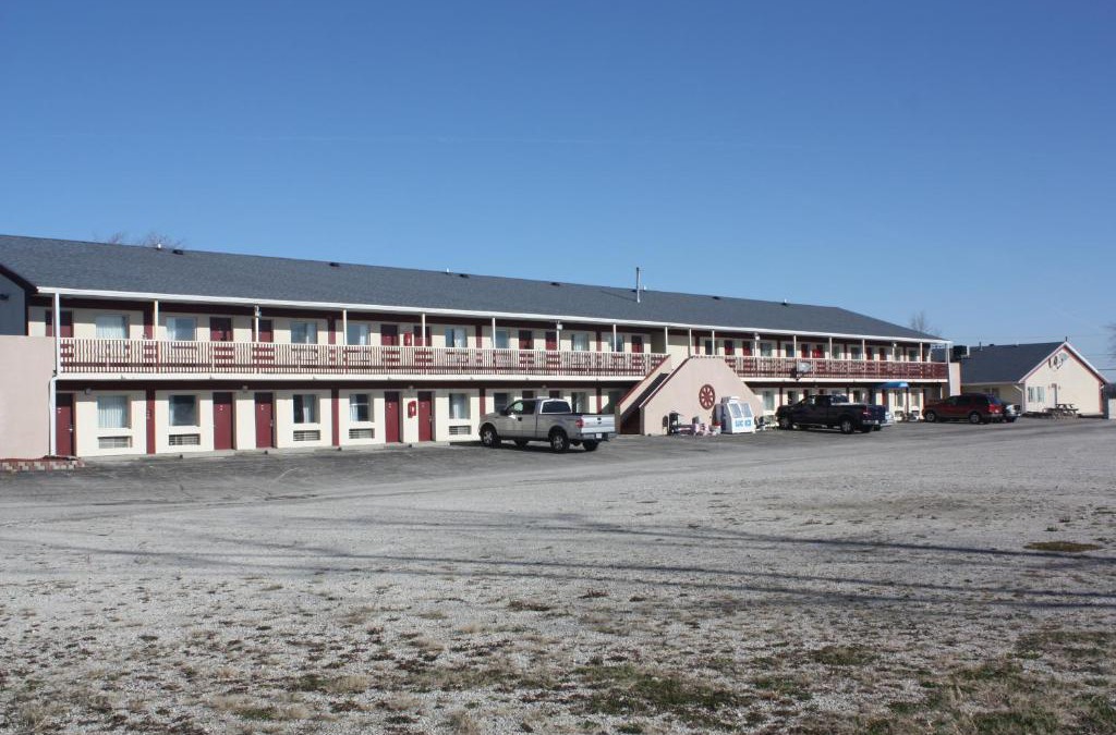 Curtice Hotel | Lake Erie Lodge