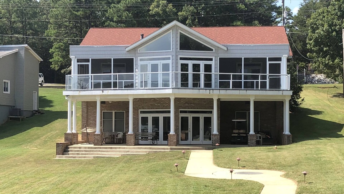 Bracey House | Lake Escape - Updated 2024 - Unobstructed Views at our Family-Friendly Retreat!