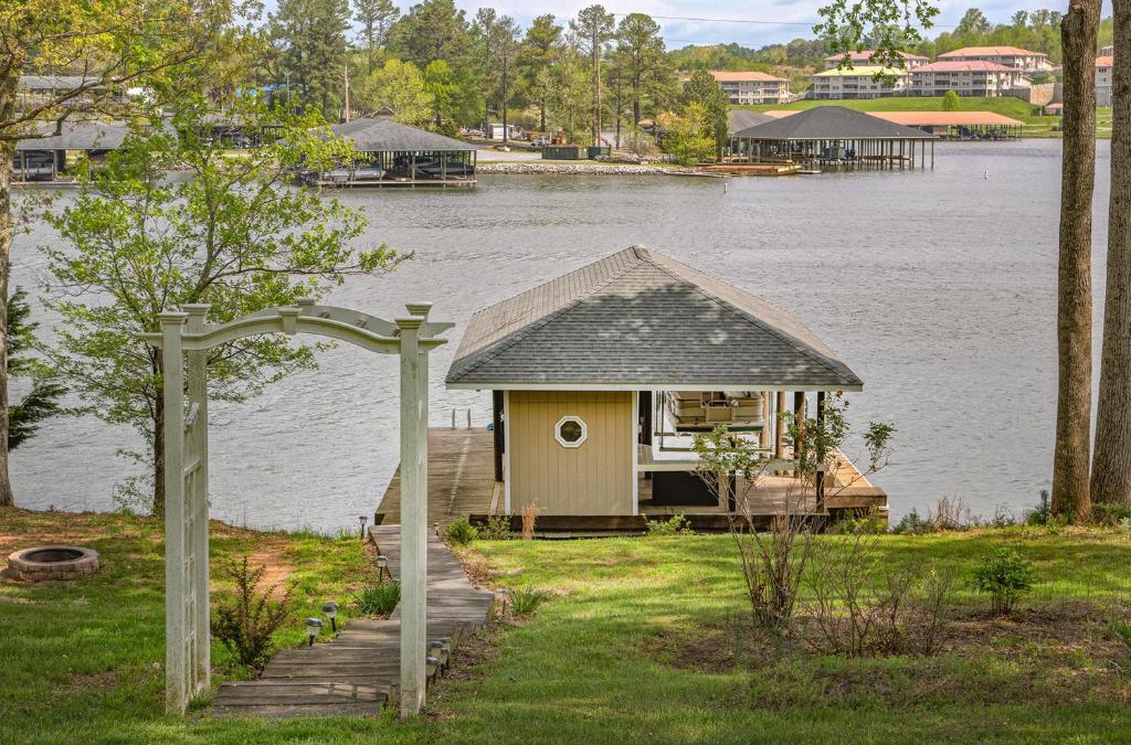 Moneta House | Lake Escape