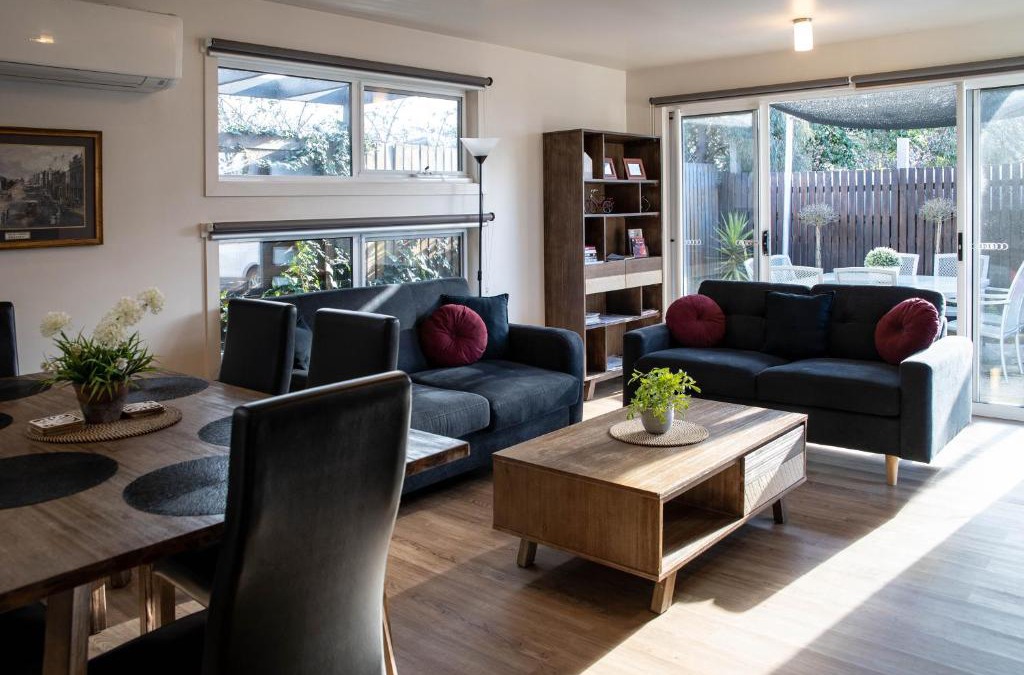 Golden Point Apartment | Lake Esmond Place