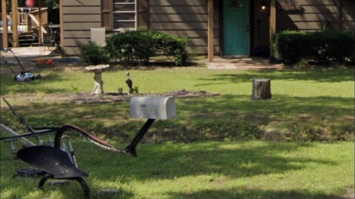 Eufaula House | Lake Eufaula Beach front home.relaxing, fishing, boating, and holiday retreat