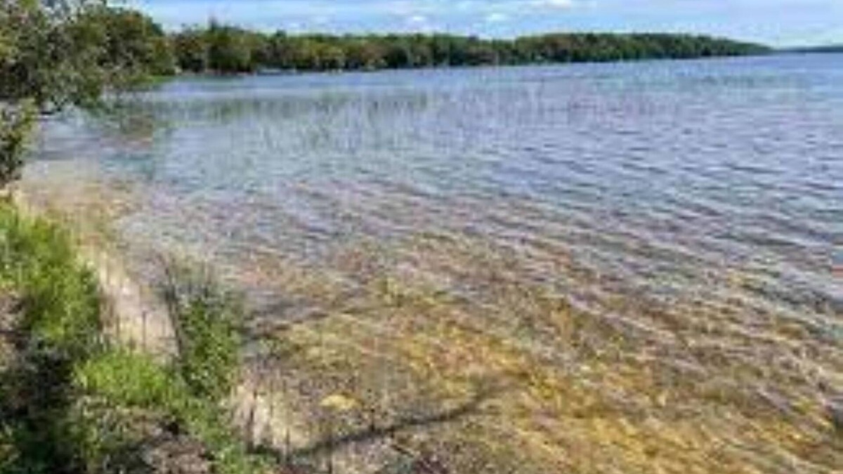 Germfask Cabin | Lake Facing 3 bedroom Cabin near amazing UP destinations