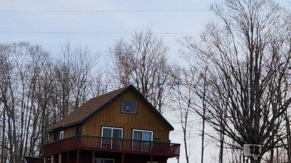 Germfask Ski Chalet | Lake Facing 4 bedroom Cabin near amazing UP destinations Grandview Cabins