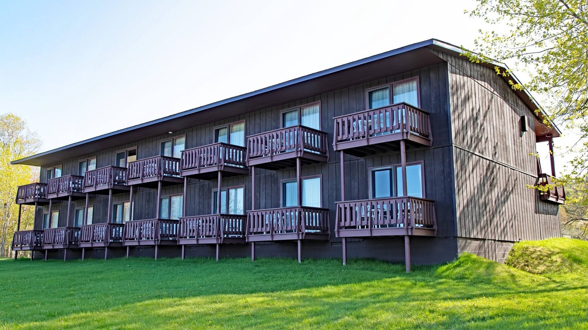 Copper Harbor Apartment | Lake Fanny Hooe Resort - 2 bed with Balcony B