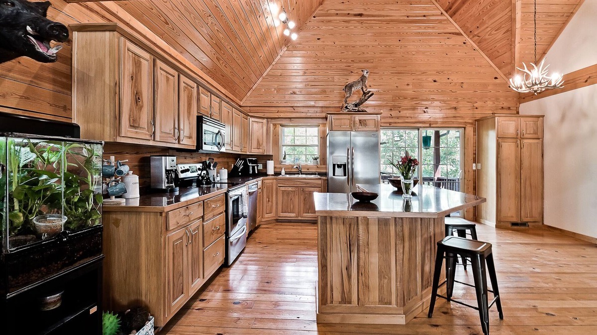Sylvan Shores Cabin | Lake Forest Luxury Log Cabins