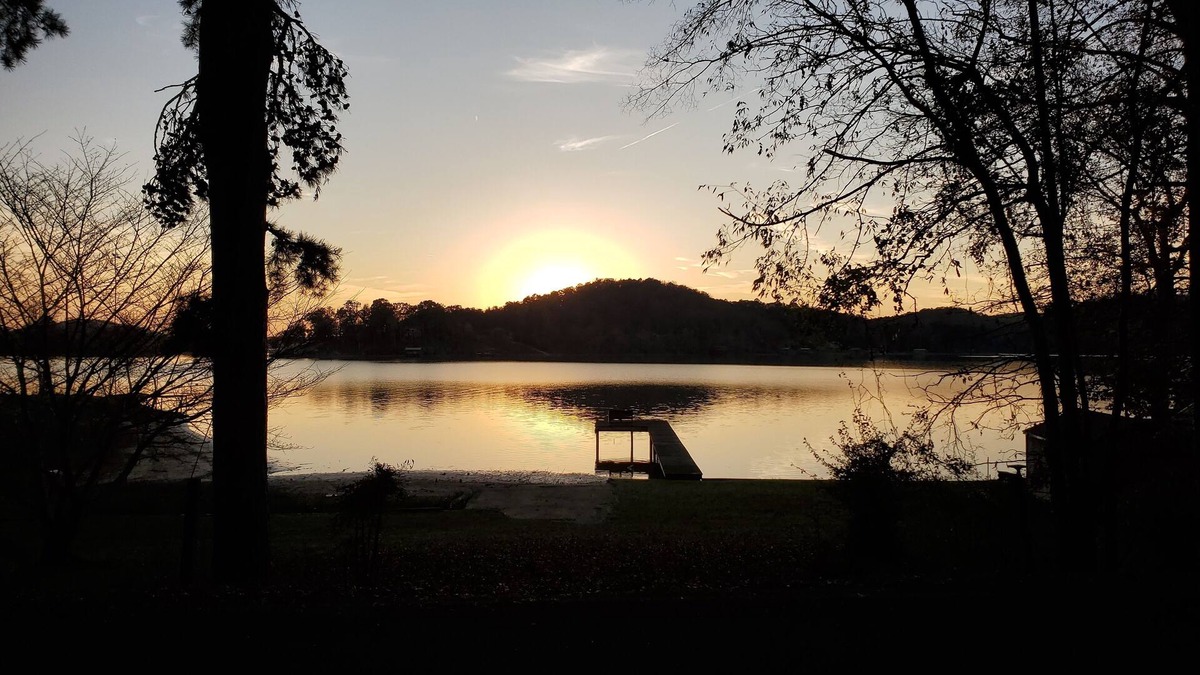 Cedar Bluff House | LAKE FRONT 3BR/3BA HOUSE with PRIVATE DOCK!