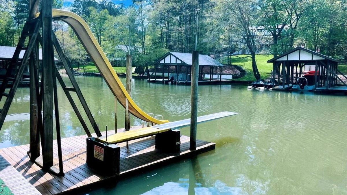 Hickory Bed & Breakfast | Lake Front Bed & Breakfast