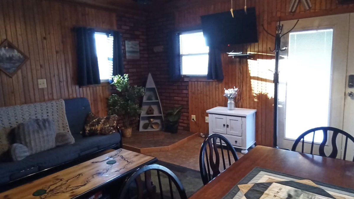 Stover Cabin | Lake Front Cabin in Quiet Cove