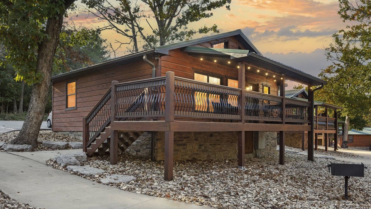 Indian Point Cabin | Lake Front Cabin On Indian Point! Boat Slip Rental