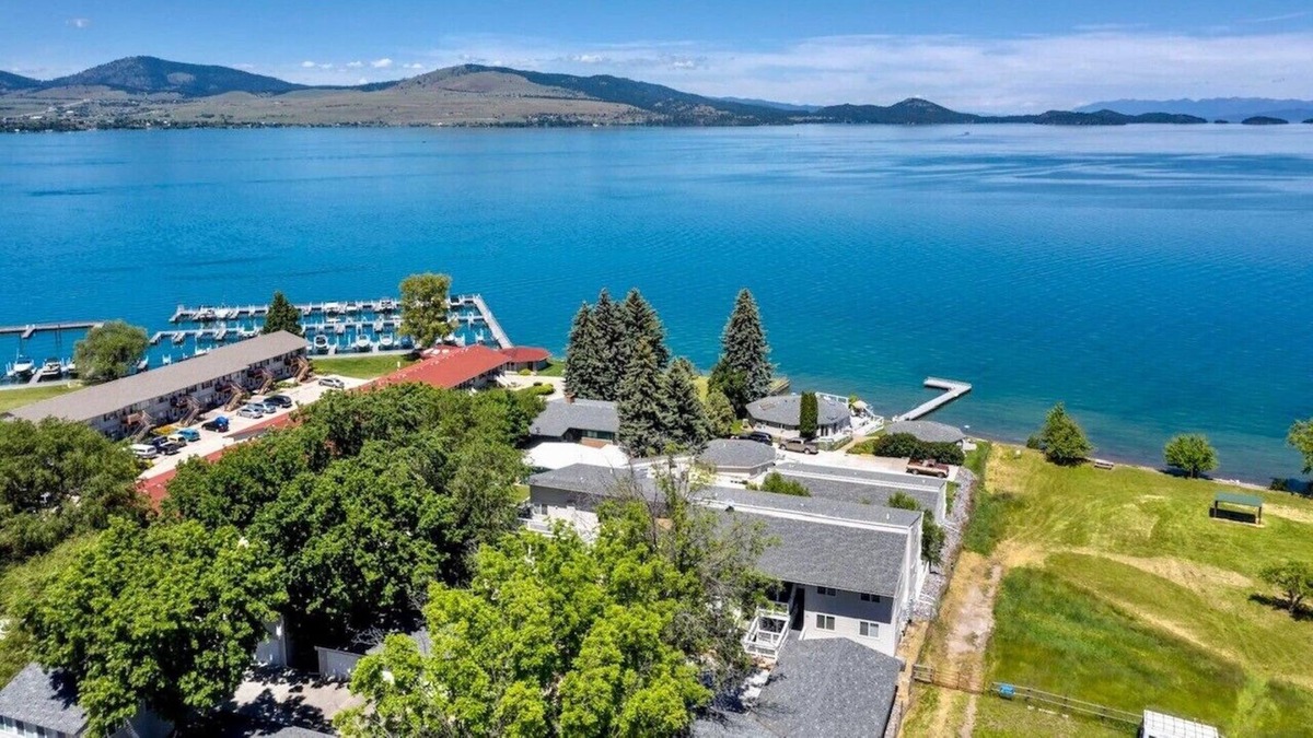 Polson Condo | Lake Front condo with water access