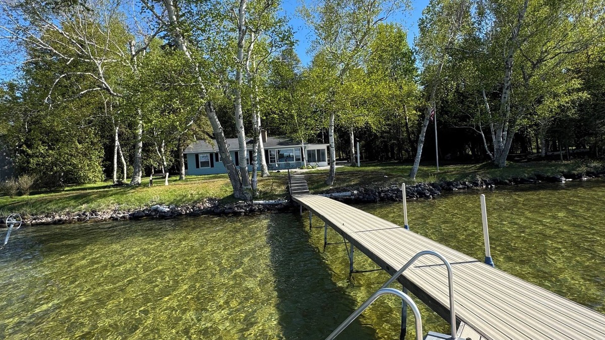 Lake Leelanau Cottage | Lake front cottage on N. Lake Leelanau NEWLY available and near Leland, dunes