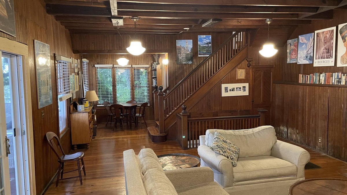 Penn Yan Cottage | Lake front Cottage on Keuka Lake - 6 beds, 2 bathrooms.