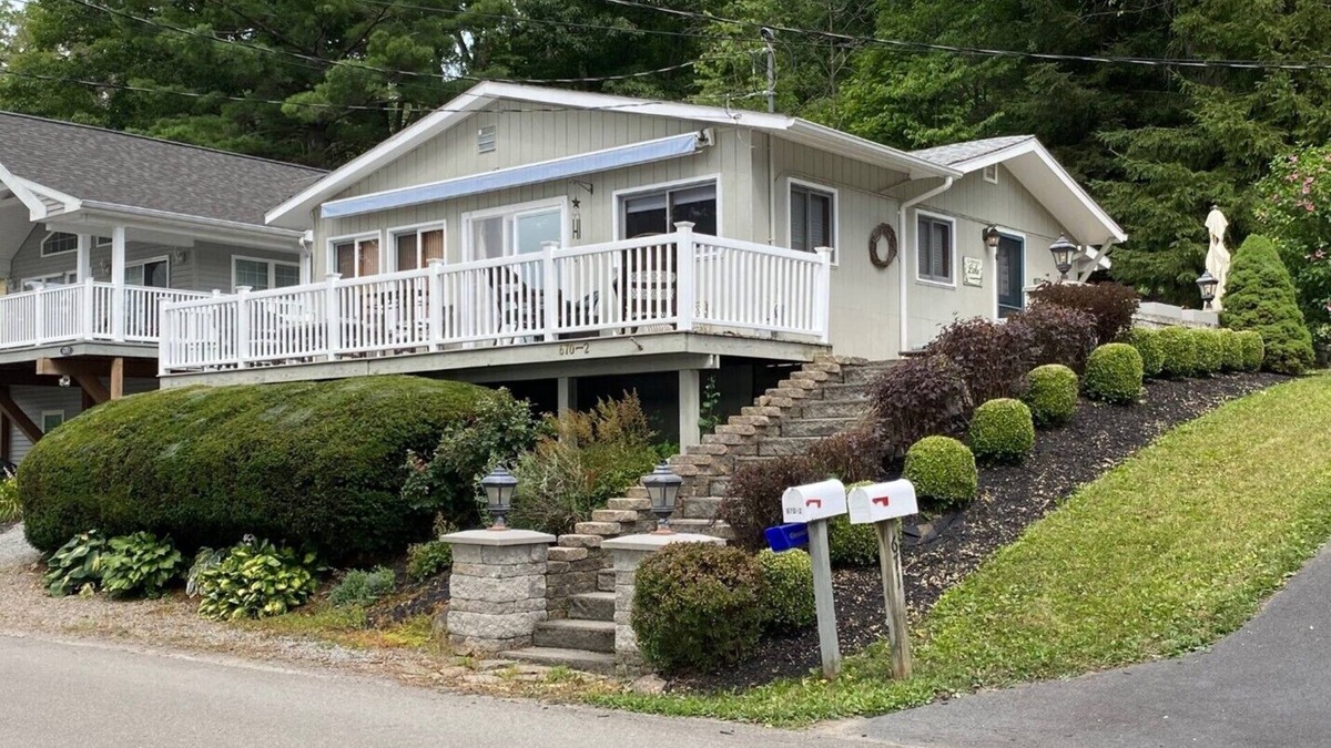 Penn Yan Cabin | Lake Front Cottage