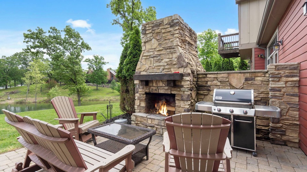 Lampe House | Lake Front! Cozy 4Bed Luxury Villa Boat Dock/Slips, Resort Pools Right on the Water!