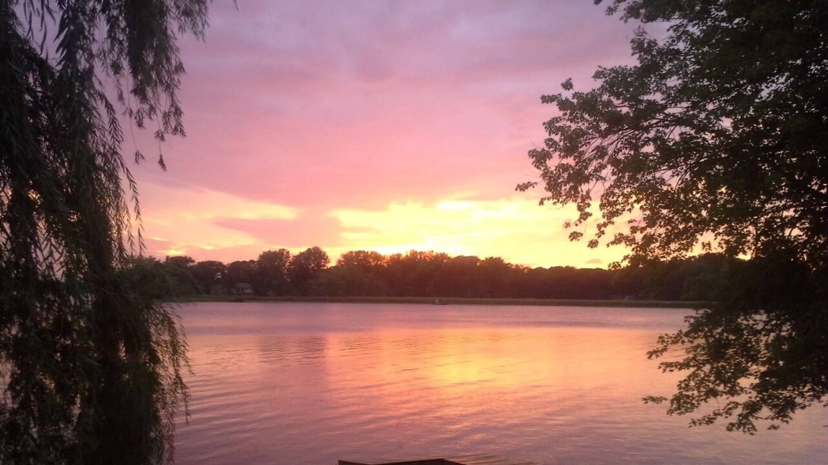 White Bear Lake House | Lake Front- dock access, kayaks, deck and grill available to use. near downtown